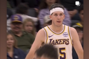 不忘前隊友！拉塞爾轉(zhuǎn)發(fā)里夫斯今天高光表現(xiàn)