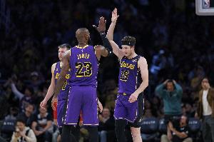 范德彪：里夫斯即使是第三選擇也每場全力以赴 聯盟沒多少人能50+