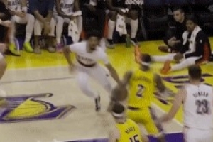 石破天驚！謝頓-夏普底線突破 騰空暴起單臂劈扣