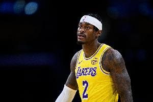 攻防有所建樹！范德比爾特上半場7中4得8分4板2斷 貢獻(xiàn)一條龍暴扣