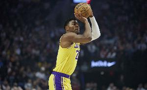 不太準(zhǔn)！八村塁半場7中3拿到9分4板 三分3中1