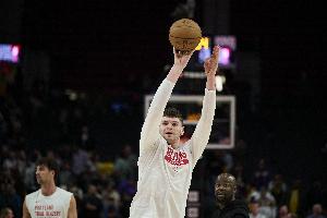 劉維偉：湖人也沒干拔投手 上場看克林根瘸了還以為楊瀚森能首發