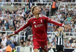 赫斯基：很喜歡埃基蒂克的比賽態度，他有敏銳的嗅覺且不怕對抗