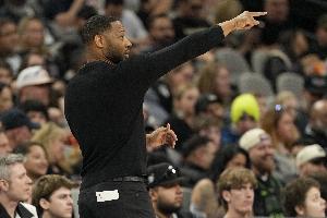 還沒贏球！鵜鶘主帥談爭勝：把所有能量都傾注球場 一切會好起來