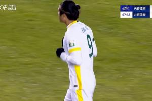 VAR介入判越位在先，張玉寧進球無效，亞泰仍0-2國安