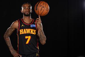 表現高效！亞歷山大-沃克13投6中&三分6中4砍下17分3板3助