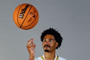 外線開火！普爾半場(chǎng)三分8中4砍全隊(duì)最高14分 但正負(fù)值-13并列最低