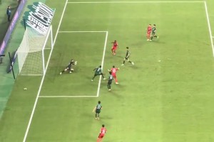 散裝防線？實拍：伴隨噓聲，萊昂納多敲開國安大門，工體一片嘩然