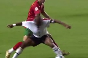 神跡！梅西和馬拉多納的神同步時刻！兩代球王的命運傳承！