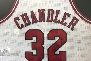 聽說曾被姚明狠狠打爆！DPOY+冠軍中鋒錢德勒高中是這么打球