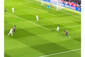 神秘白毛男出沒！現場直拍：在前場閃轉騰挪的竟然是阿勞霍！