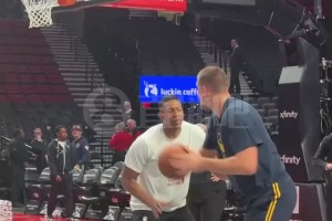 這技術真細膩！仔細觀察小楊的偶像約基奇熱身，也太絲滑了~