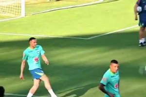 簡直太殘暴了！卡卡連續變向生生晃斷薩穆埃爾韌帶！